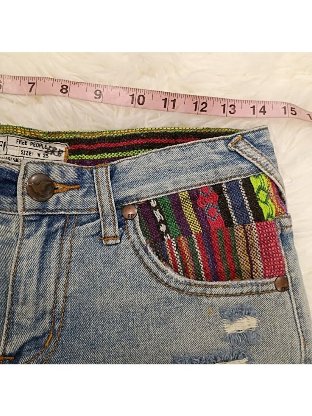 Free People Embroidered Denim Distressed Cut-Off Shorts Size 25 - Picture 10 of 13